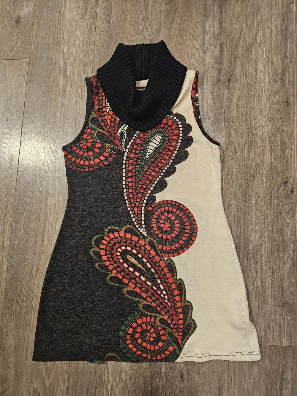 Vintage- Aryeh- Women's Sleeveless Paisley Dress with Cowl Neck - Black & Cream